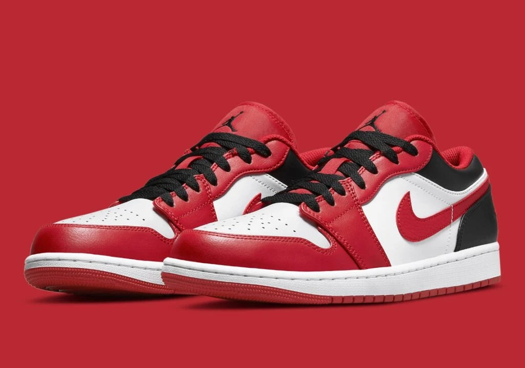Air Jordan One Low Bulls