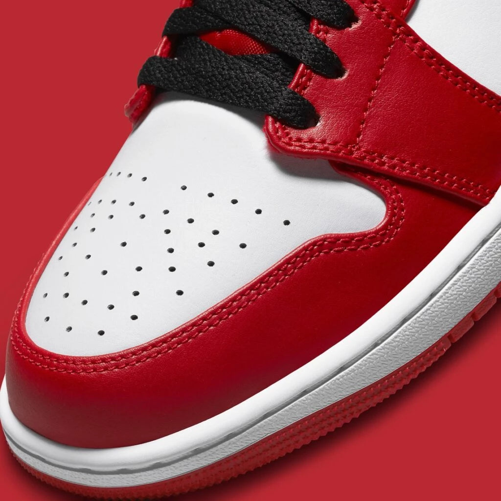 Air Jordan One Low Bulls