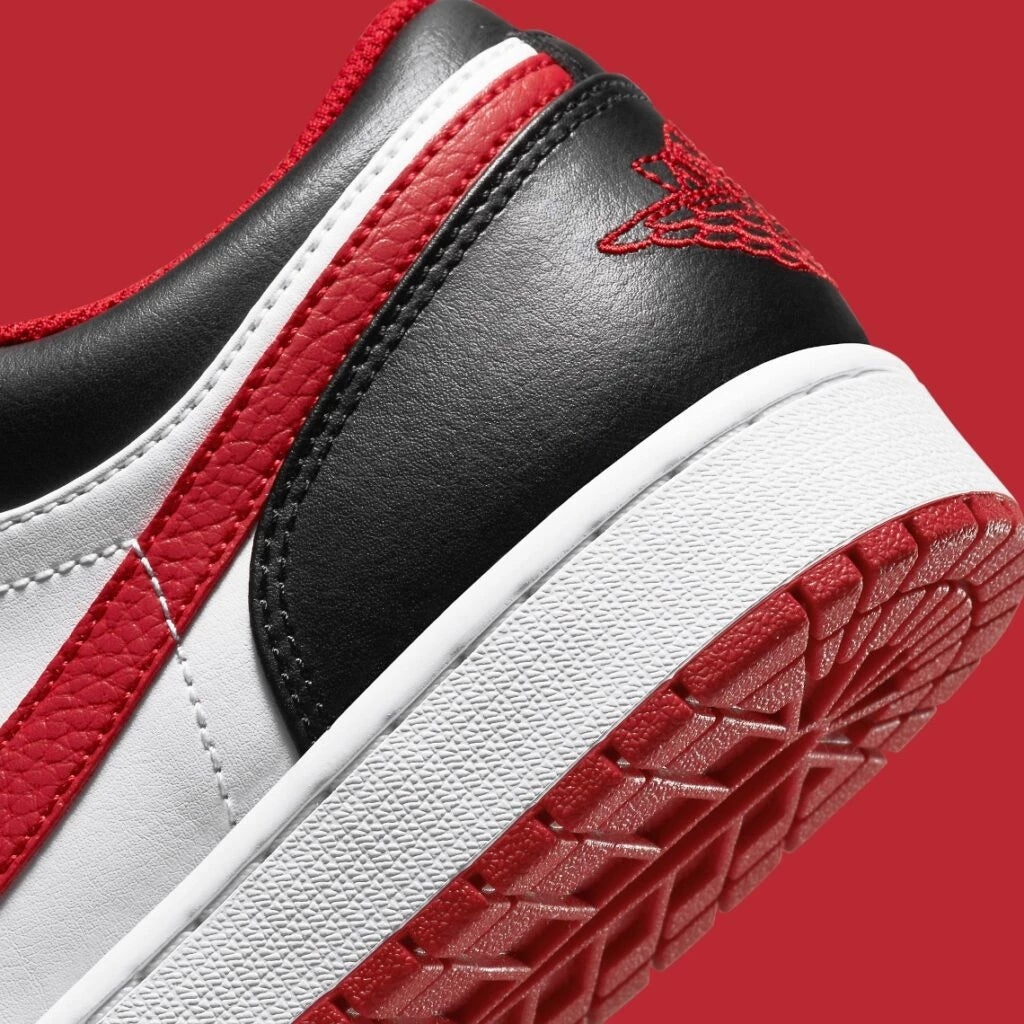 Air Jordan One Low Bulls