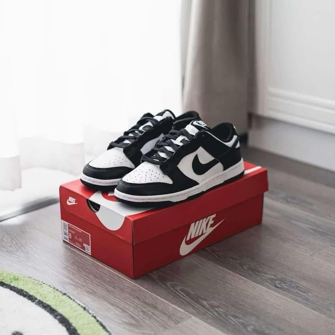 NIKE DUNK LOW PANDA
