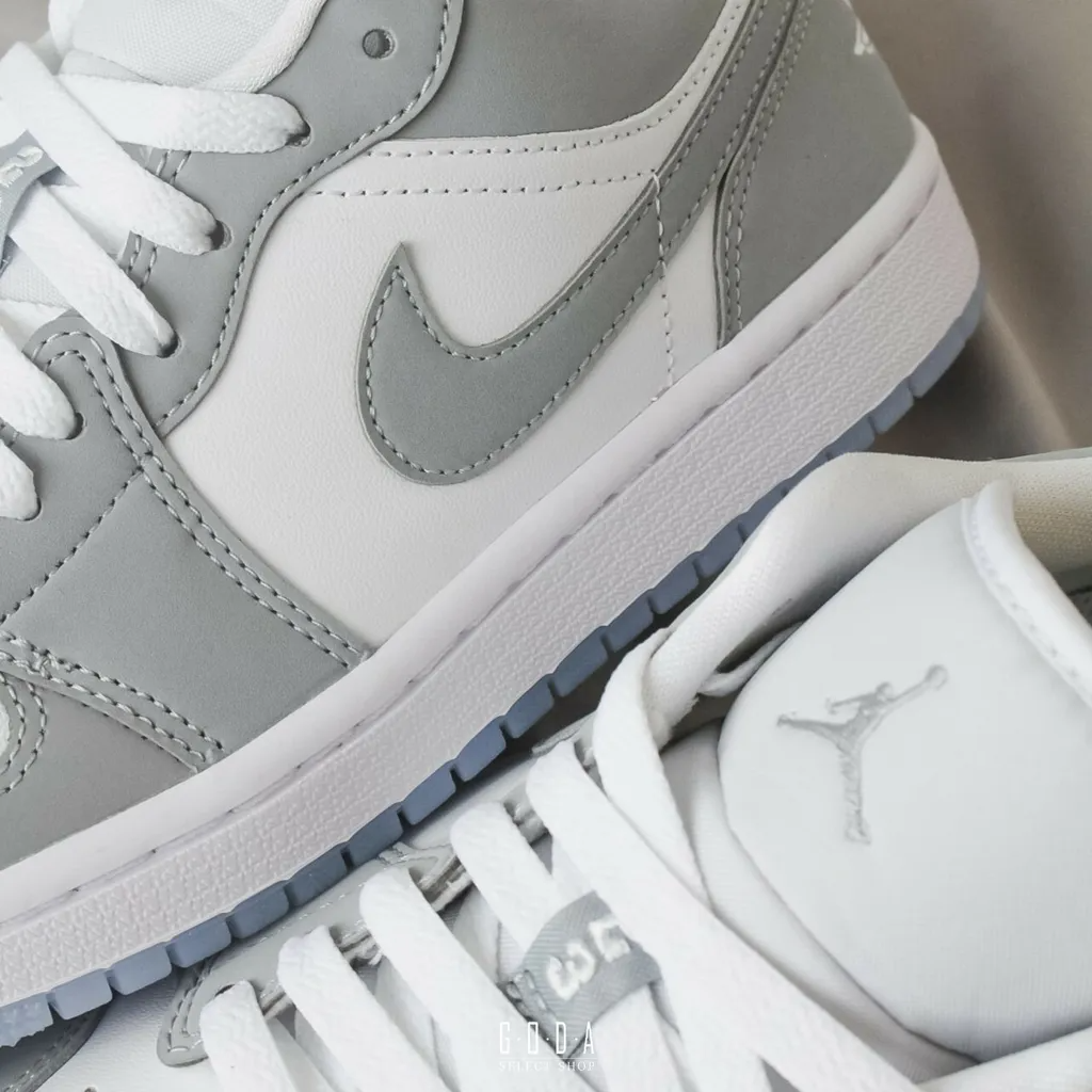 Air Jordan 1 Low WOLF GREY