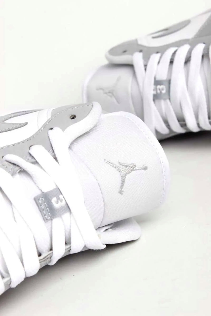 Air Jordan 1 Low WOLF GREY