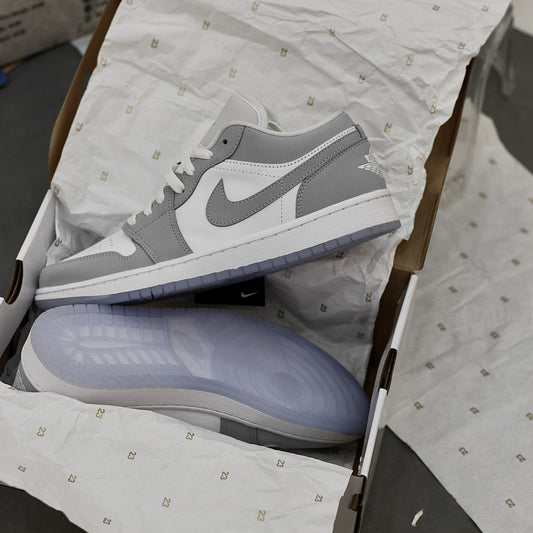 Air Jordan 1 Low WOLF GREY